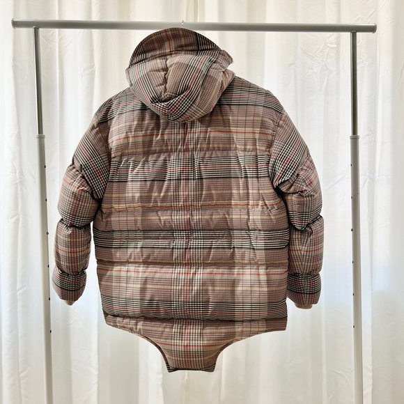 Burberry London England Check Down Filled Nylon Puffer Jacket. - Picture 6 of 15